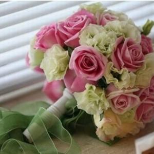 婚礼花的应用与选择　如何挑选新娘捧花（花束）