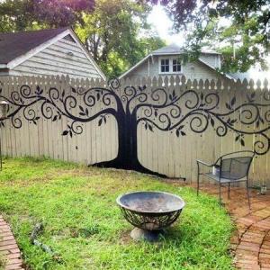 15 Creative Garden Fence Spruce-Ups
